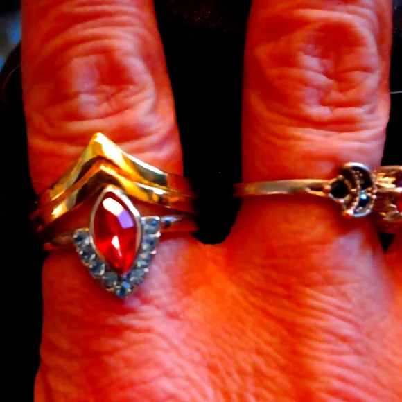 DC Comics Jewelry Wonder Woman 2piece Ring Set Size 67 Poshmark